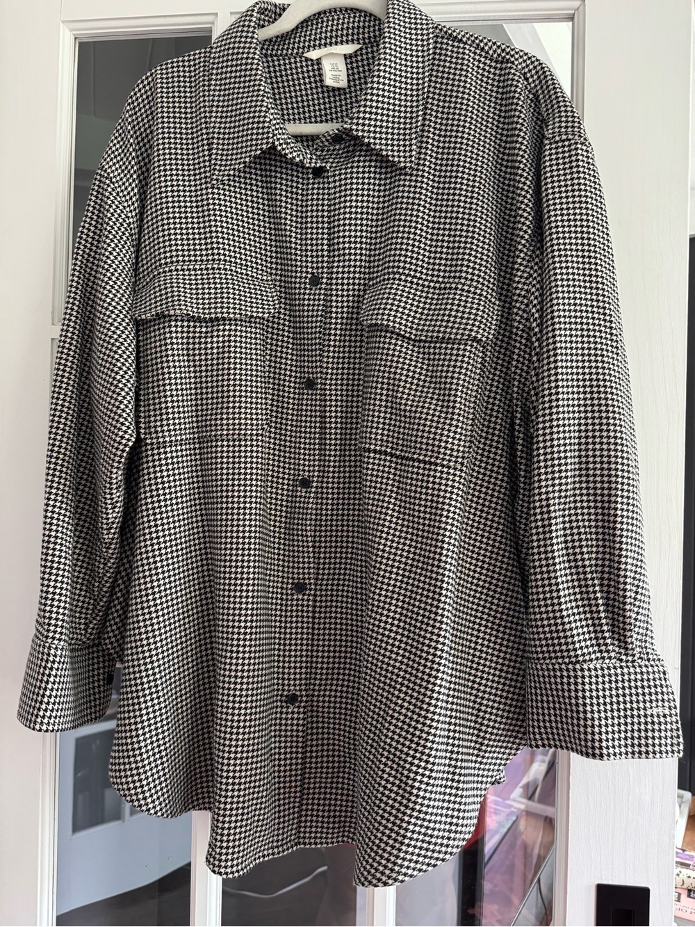 H&M Black and White Houndstooth Button-Down Shirt Jacket